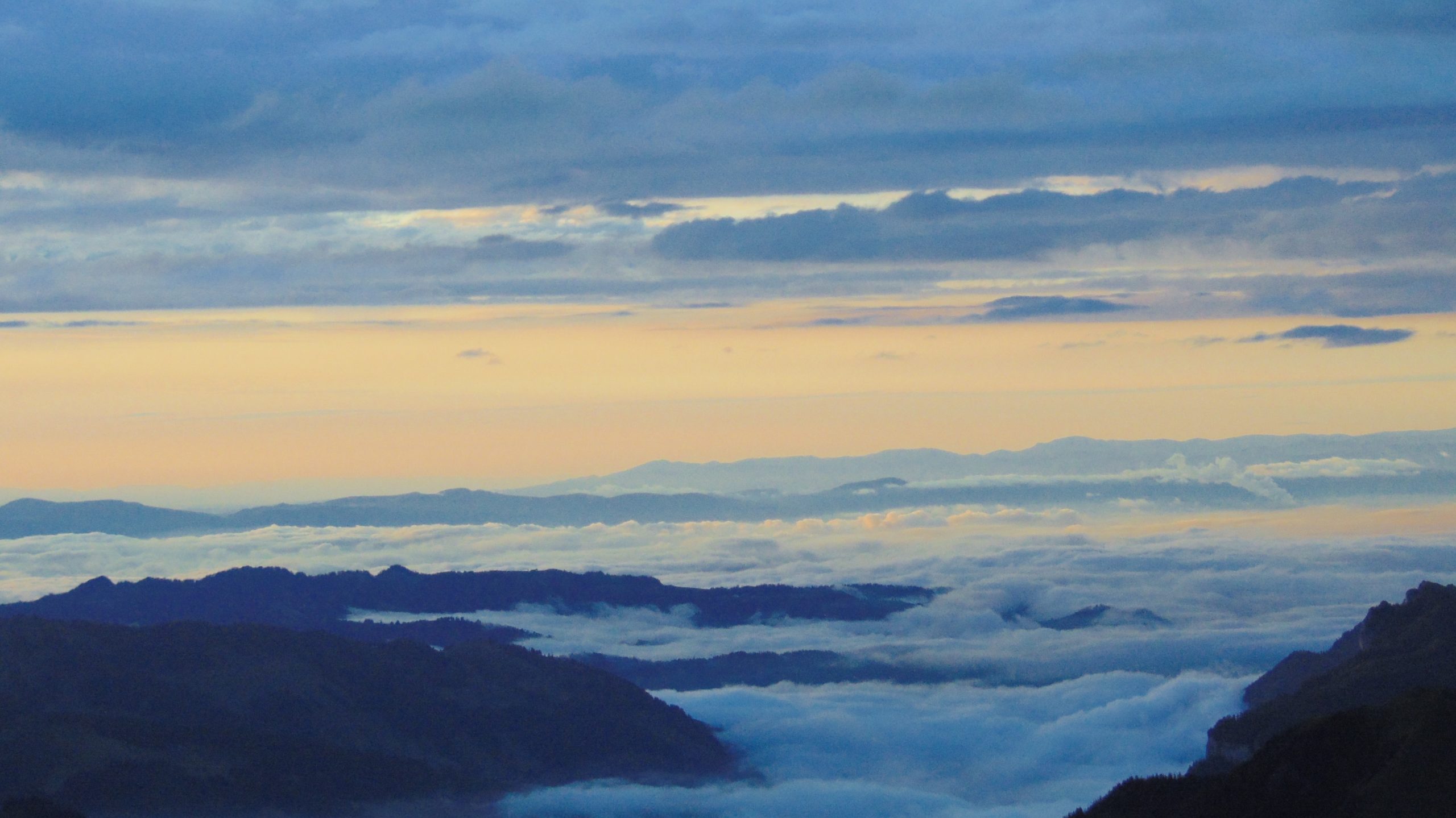 Ocean of clouds sunset Brienzer Rothorn